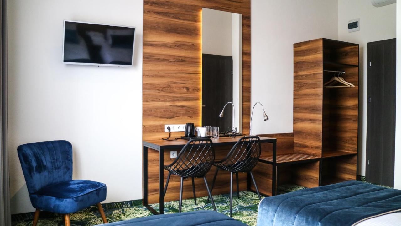 Bloom Hotel Airport Okecie ราชิน ภายนอก รูปภาพ